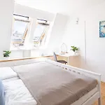 Cityscape Budget Apartments Vaci