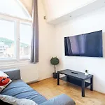 Cityscape Budget Apartments Vaci