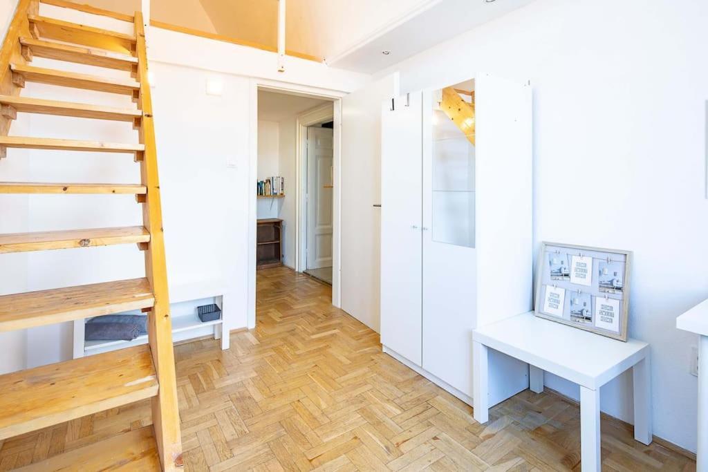 Apartment Cityscape Budget Vaci