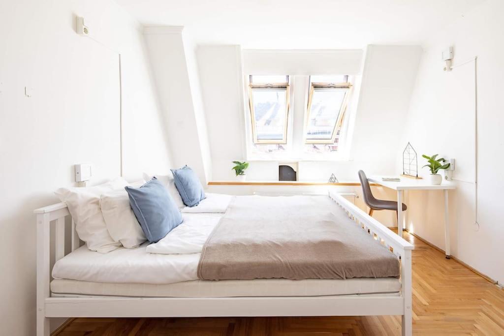 Apartment Cityscape Budget Vaci Budapest